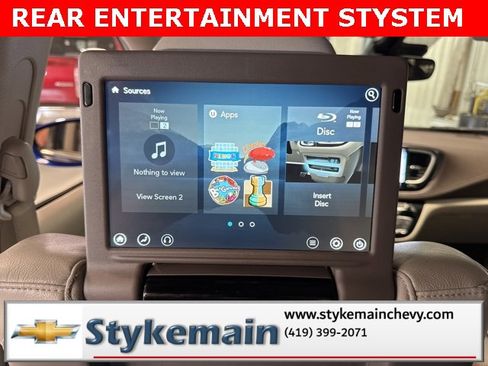 Used 2021 Chrysler Pacifica Touring-L w/ Uconnect Theater Family Group image 3