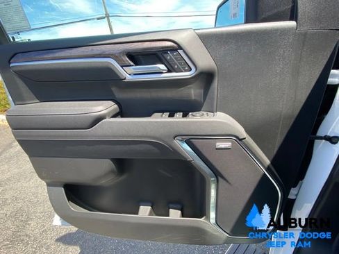 Used 2025 Chevrolet Silverado 1500 LTZ w/ Technology Package AWD/4WD image 36