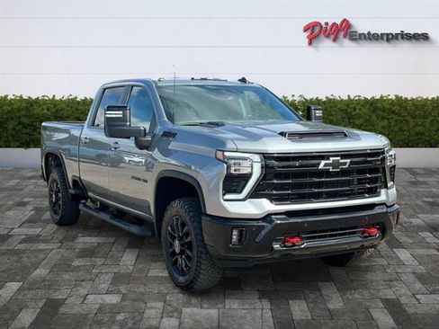 Used 2025 Chevrolet Silverado 2500 LT w/ Trail Boss Package image 6