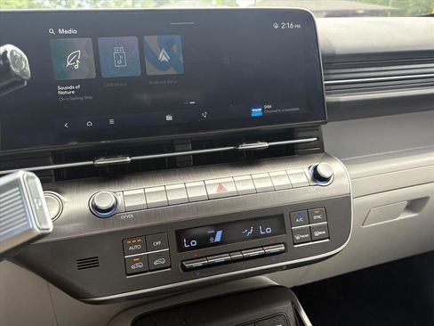 Used 2025 Hyundai Kona Limited AWD/4WD image 11
