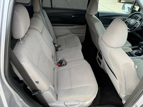 Used 2017 Honda Pilot EX image 16