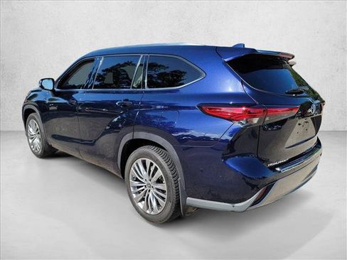 Used 2022 Toyota Highlander Platinum AWD/4WD image 7