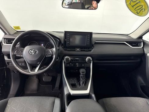 Used 2019 Toyota RAV4 XLE AWD/4WD image 11