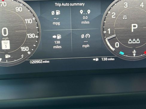 Used 2024 Land Rover Defender 110 X-Dynamic SE AWD/4WD image 18