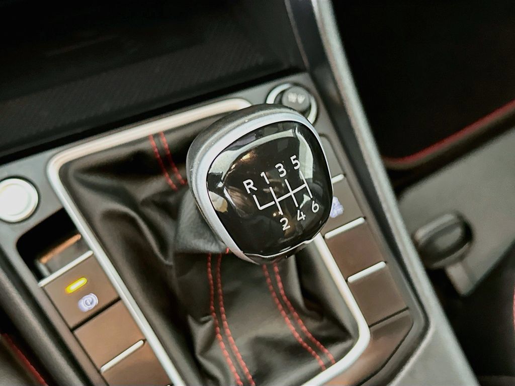 Used 2024 Volkswagen Jetta GLI Autobahn FWD image 22