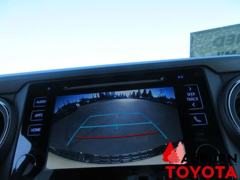 Certified 2016 Toyota Tacoma TRD Off-Road w/ Towing Package image 21