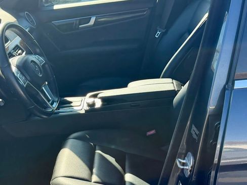 Used 2013 Mercedes-Benz C 250 Sedan image 11