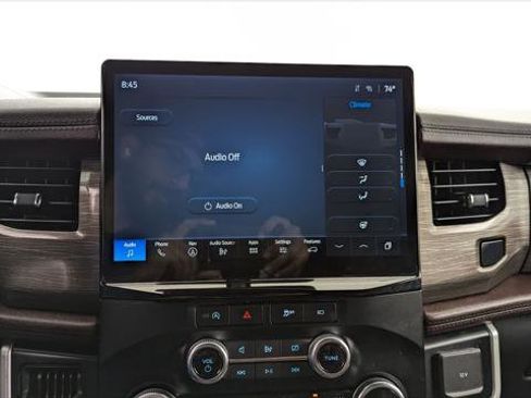 Used 2024 Ford Expedition Limited image 27