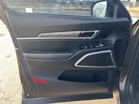 Used 2021 Kia Telluride EX w/ EX Premium Package image 18