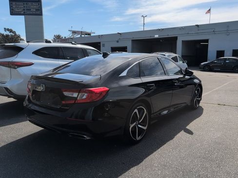 Used 2018 Honda Accord Sport image 3
