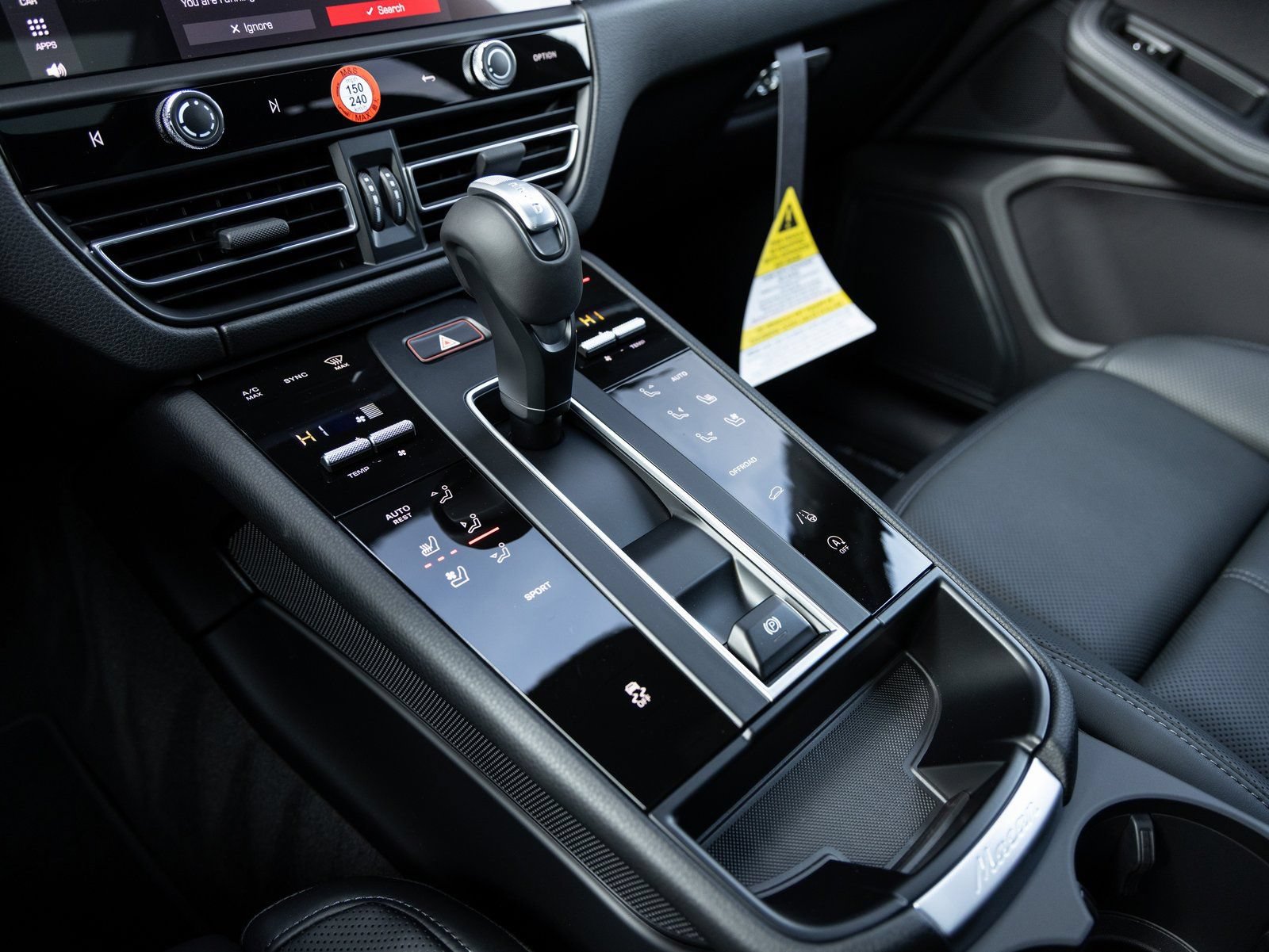 Certified 2026 Porsche Macan AWD/4WD image 17