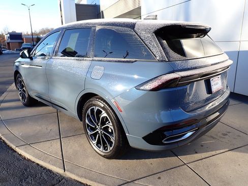 Certified 2025 Lincoln Nautilus Reserve image 3