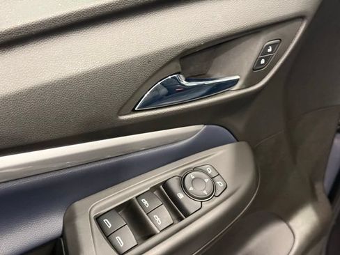 Used 2023 Chevrolet Bolt EUV LT w/ Convenience Package FWD image 15