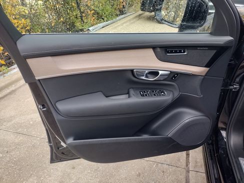 New 2026 Volvo XC90 B6 Plus w/ Protection Package Premier image 9