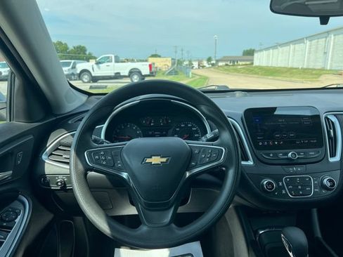 Used 2024 Chevrolet Malibu LT FWD image 18