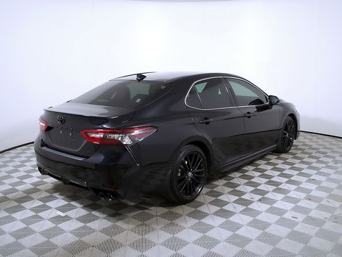 Used 2023 Toyota Camry XSE FWD image 7
