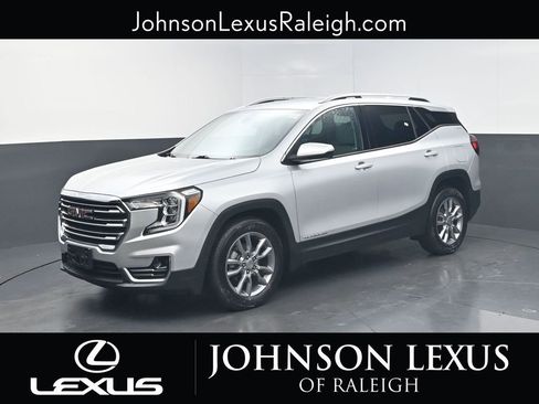 Used 2022 GMC Terrain SLT image 1