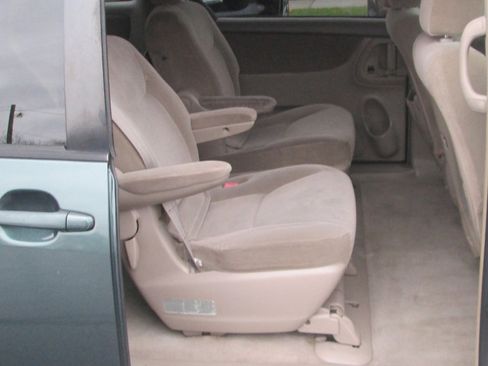 Used 2004 Toyota Sienna LE image 15