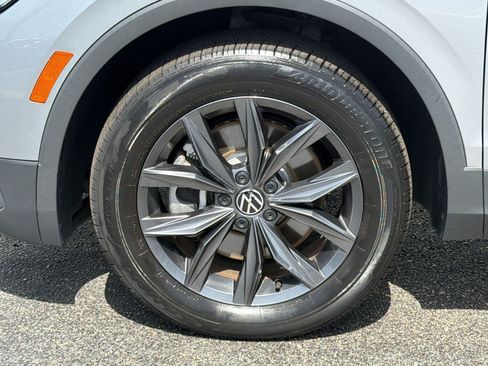 Used 2023 Volkswagen Tiguan SE FWD image 12