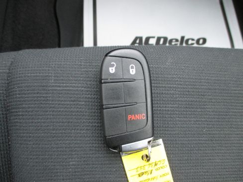 Used 2016 Jeep Grand Cherokee Laredo w/ Quick Order Package 23E image 20