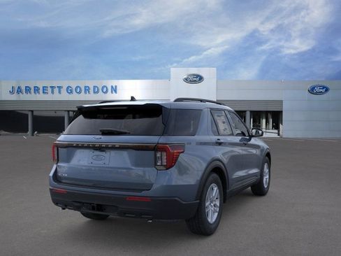 New 2026 Ford Explorer Active RWD image 8