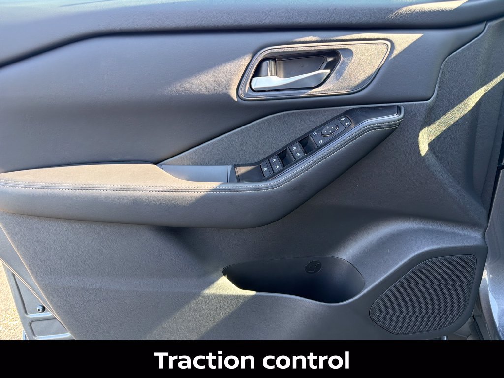 Certified 2026 Nissan Rogue SV AWD/4WD image 12