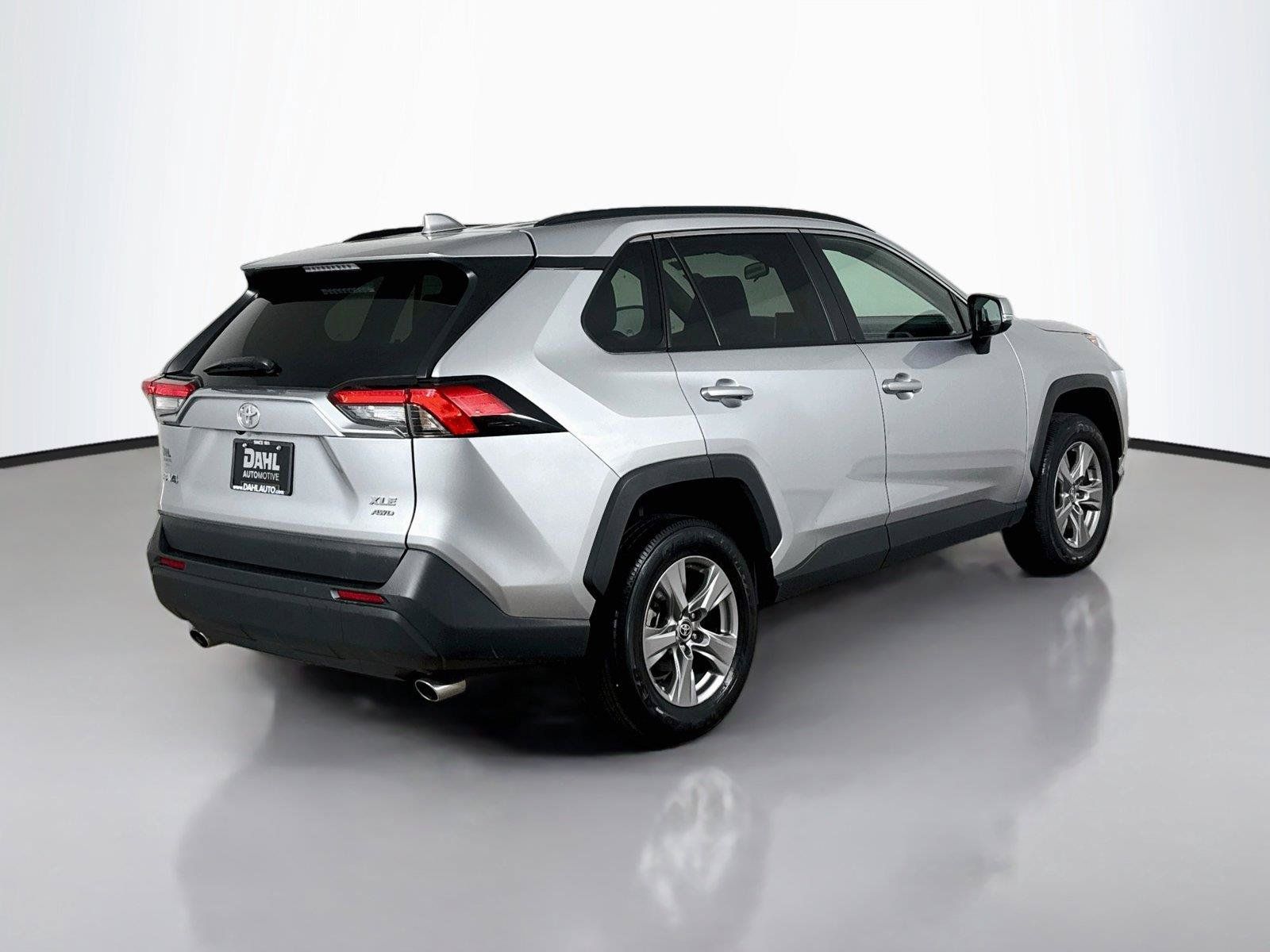 Used 2025 Toyota RAV4 XLE AWD/4WD image 13
