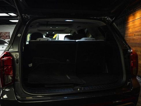 Used 2023 Hyundai Palisade Limited FWD image 7