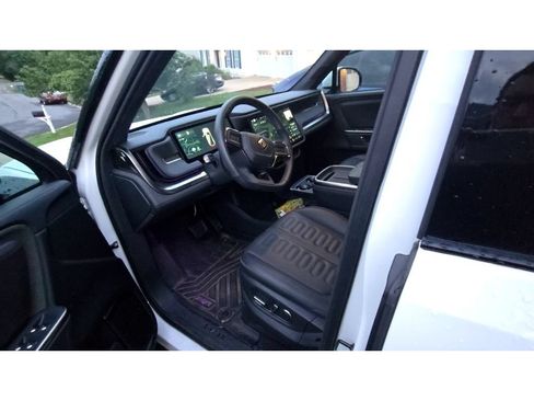 Used 2025 Rivian R1S Adventure AWD/4WD image 5