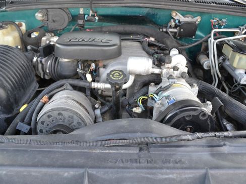 Used 1996 Chevrolet Silverado 3500 4x4 Extended Cab image 29