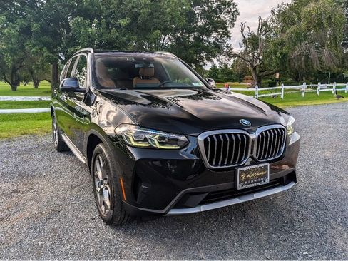 Used 2023 BMW X3 xDrive30i w/ Premium Package w/ZPA AWD/4WD image 3