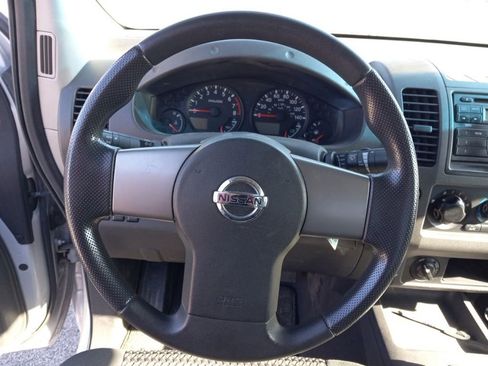 Used 2008 Nissan Frontier SE w/ Tow Hitch Pkg image 21