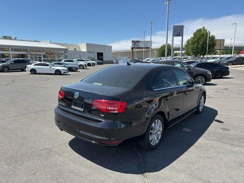 Used 2015 Volkswagen Jetta SE FWD image 3