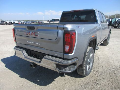 New 2026 GMC Sierra 3500 SLE image 4