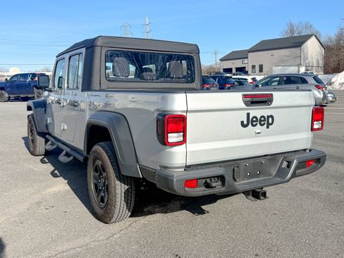 Used 2023 Jeep Gladiator Sport w/ Trailer Tow Package image 5