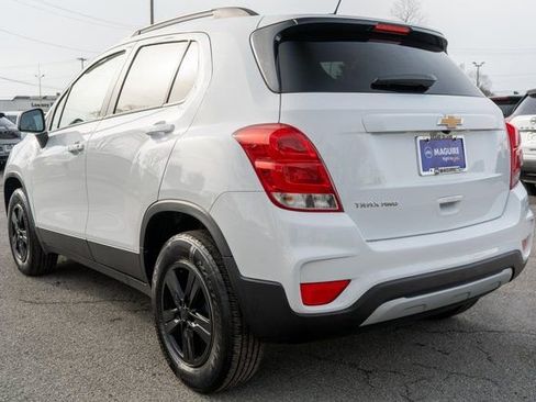 Used 2022 Chevrolet Trax LT w/ LT Convenience Package AWD/4WD image 8