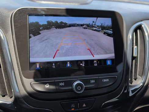 Used 2022 Chevrolet Equinox RS w/ RS Leather Package FWD image 16
