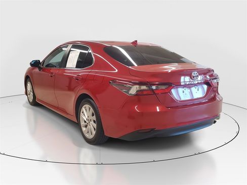 Used 2023 Toyota Camry LE image 5