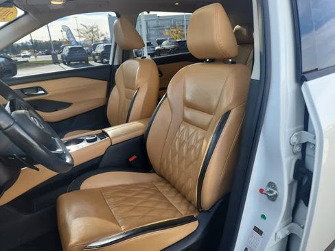 Used 2021 Nissan Rogue Platinum image 24