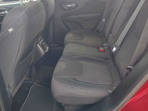 Used 2015 Jeep Cherokee Latitude AWD/4WD image 18