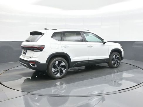 New 2026 Volkswagen Taos SE AWD/4WD image 7