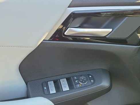 New 2026 Mitsubishi Outlander SE image 23