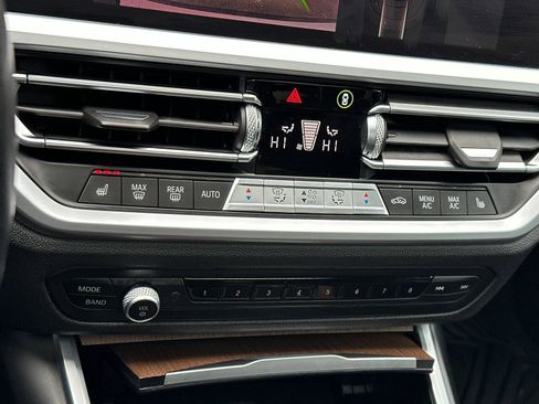 Used 2019 BMW 330i Sedan w/ Convenience Package image 20