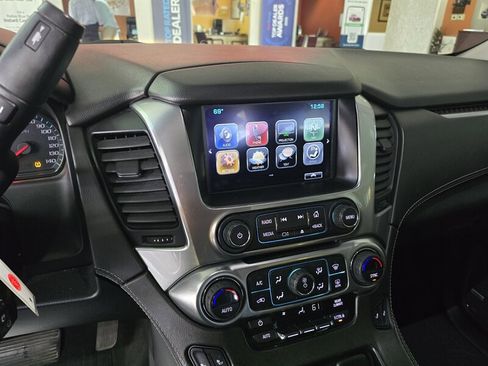 Used 2020 Chevrolet Suburban LT image 26