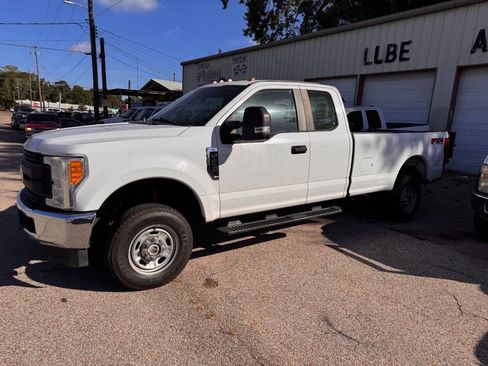 Used 2017 Ford F250 XL w/ Power Equipment Group AWD/4WD image 1