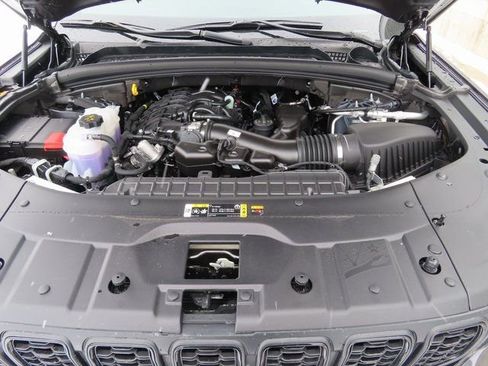 New 2025 Jeep Grand Cherokee Limited w/ Black Appearance Package image 12