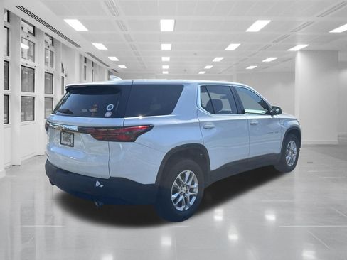 Used 2022 Chevrolet Traverse LS FWD image 5