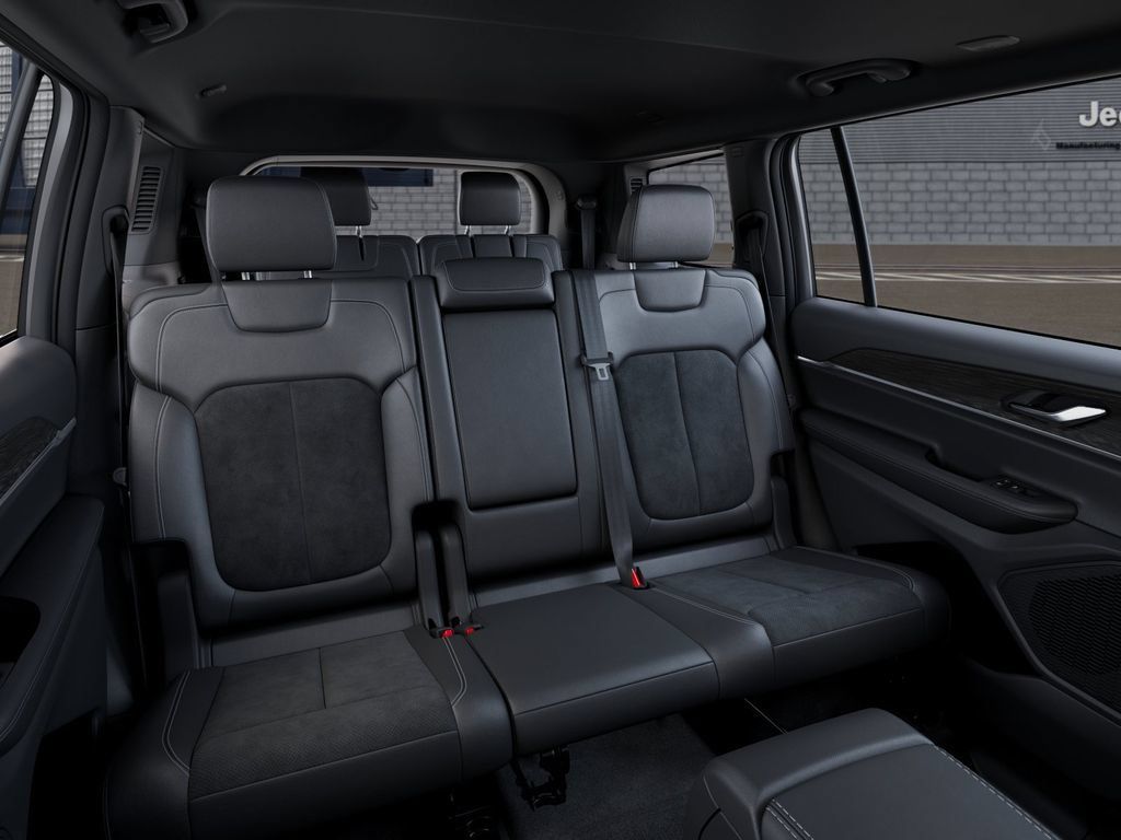 New 2026 Jeep Grand Cherokee L 4WD image 13