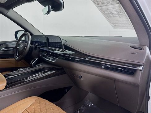 Used 2021 Cadillac Escalade ESV Premium Luxury image 33