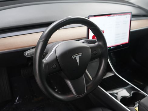 Used 2018 Tesla Model 3 Long Range image 19